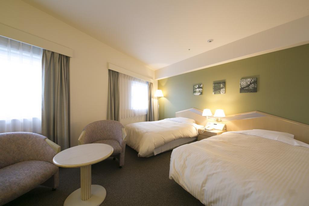 Shin Osaka Washington Hotel Plaza Exterior photo